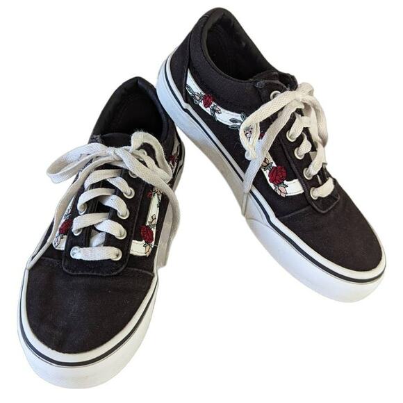 Girls Vans Black Ward with Floral Embroidery Sneaker size 1 - Picture 1 of 9